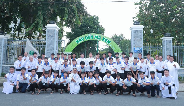 Sống Cùng Hiến Sĩ III – Ngày 3 – “Những người hành hương của hy vọng: Quà tặng sự sống"