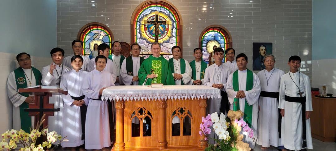 HÀNH TRÌNH NGÀY THỨ BA CỦA CHA TỔNG QUYỀN TẠI VIỆT NAM