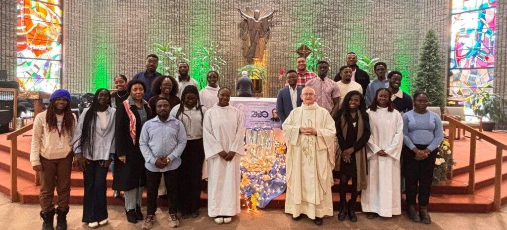 Chọn Câu Chuyện của Ân Sủng: 200 Năm Sứ Vụ Hiến Sĩ