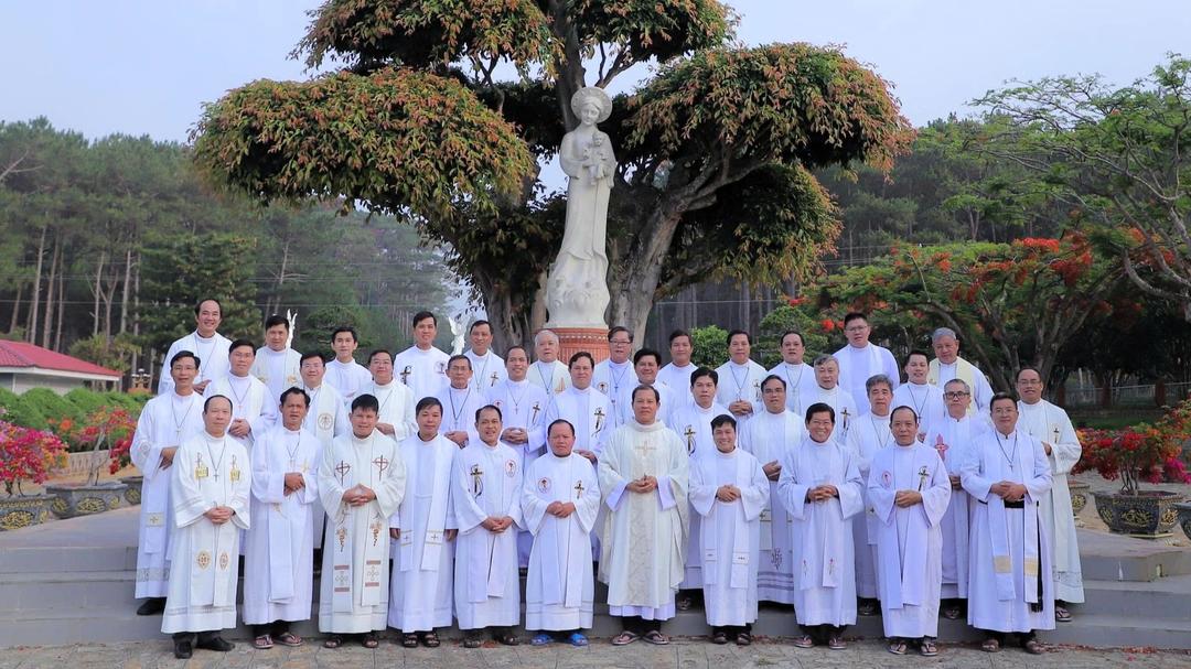 Kỳ thường huấn của các Hiến Sĩ linh mục tại Đan viện Xi-tô Đơn Dương từ ngày 21 đến ngày 24 tháng 4 năm 2026